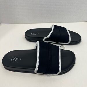 PENNINGTONS Addition Elle Black and White Slide Sandals Women size 9 wide summer
